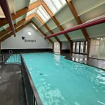 Luxe 8-persoons Veluwe Wellness Met Prive Jacuzzi & Sauna - Gemeenschappelijk Zwembad - *