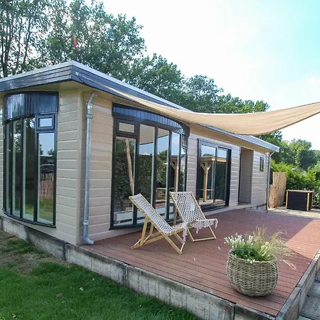 Luxe 8-persoons Veluwe Wellness Met Prive Jacuzzi & Sauna - Gemeenschappelijk Zwembad - *