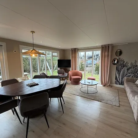 Appartement Luxe 8-persoons Veluwe Wellness Met Privé Jacuzzi&sauna - Gemeenschappelijk Zwembad - Voorthuizen