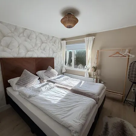 Luxe 8-persoons Veluwe Wellness Met Privé Jacuzzi&sauna - Gemeenschappelijk Zwembad - Appartement *