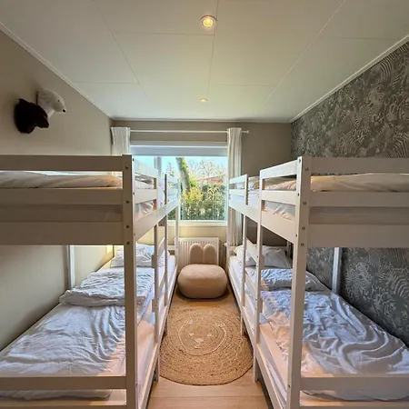 Luxe 8-persoons Veluwe Wellness Met Privé Jacuzzi&sauna - Gemeenschappelijk Zwembad - * Voorthuizen