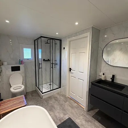 Luxe 8-persoons Veluwe Wellness Met Prive Jacuzzi & Sauna - Gemeenschappelijk Zwembad - شقة *