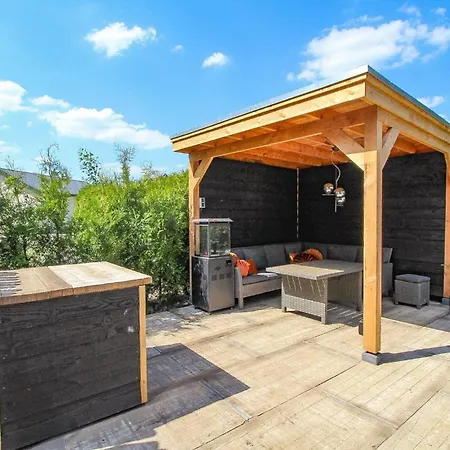 Luxe 8-persoons Veluwe Wellness Met Prive Jacuzzi & Sauna - Gemeenschappelijk Zwembad -