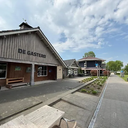 Luxe 8-persoons Veluwe Wellness Met Privé Jacuzzi&sauna - Gemeenschappelijk Zwembad - Voorthuizen