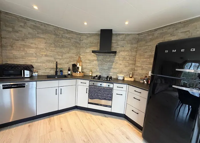 Luxe 8-persoons Veluwe Wellness Met Prive Jacuzzi & Sauna - Gemeenschappelijk Zwembad - شقة *