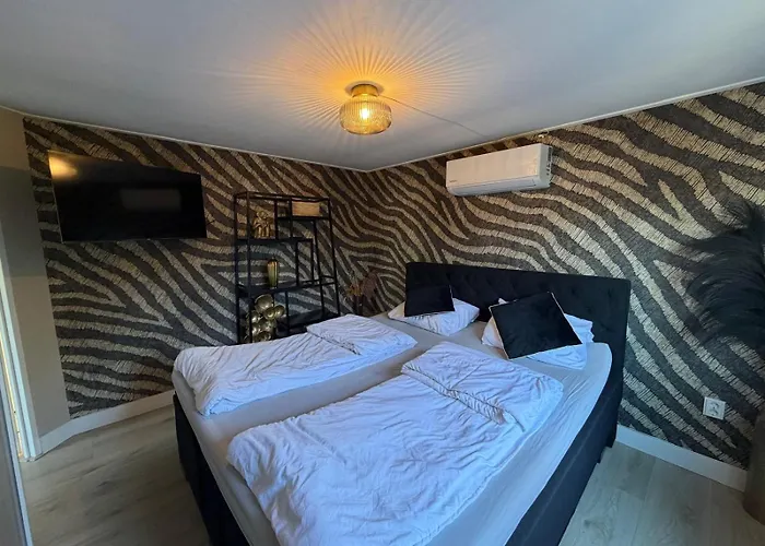 شقة Luxe 8-persoons Veluwe Wellness Met Prive Jacuzzi & Sauna - Gemeenschappelijk Zwembad -