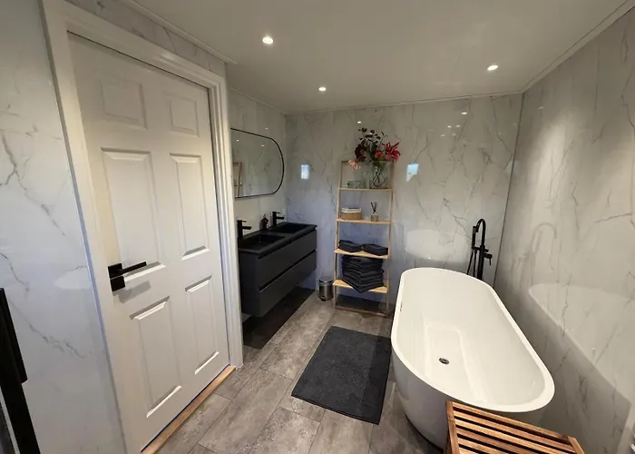 شقة Luxe 8-persoons Veluwe Wellness Met Prive Jacuzzi & Sauna - Gemeenschappelijk Zwembad - *