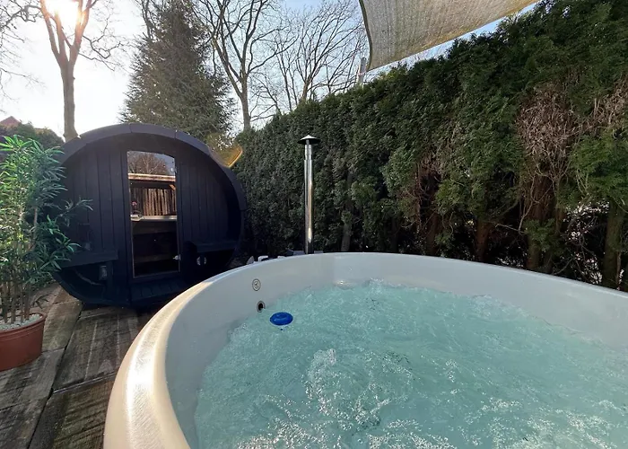 Luxe 8-persoons Veluwe Wellness Met Prive Jacuzzi & Sauna - Gemeenschappelijk Zwembad - フォールトハイゼン