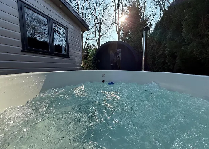 Luxe 8-persoons Veluwe Wellness Met Prive Jacuzzi & Sauna - Gemeenschappelijk Zwembad - فورتهاوزن